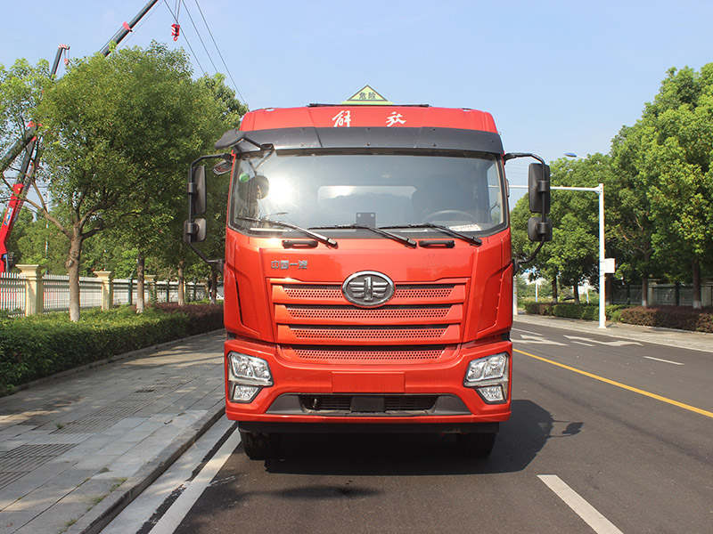 解放19立方SCS5320GFWCA6腐蝕性物品罐式運(yùn)輸車